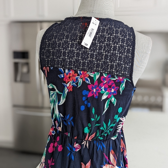 New with tag, maxi floral Joe Fresh summer dress - Picture 5 of 6